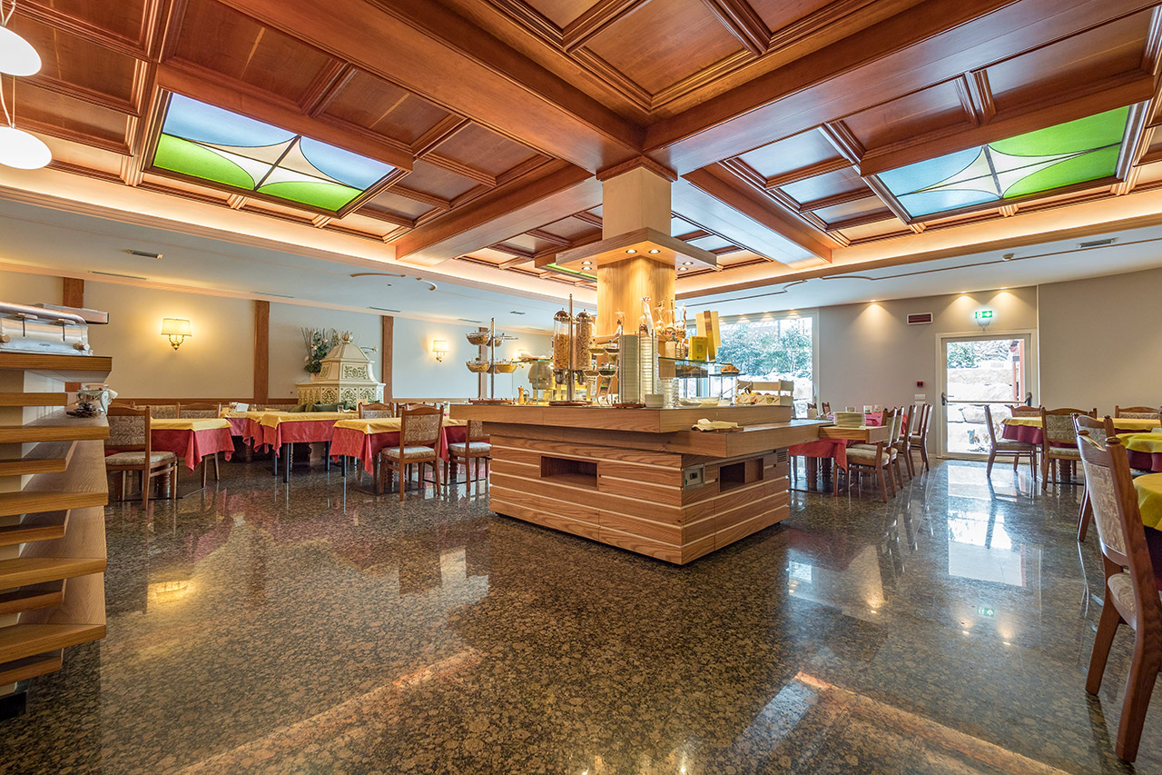 Relax Hotel Erica Charisma Contract